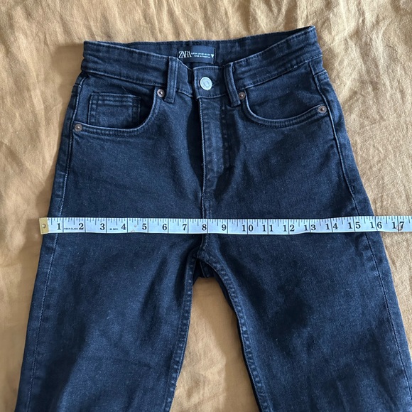 Zara Flared Black Denim Jeans - Picture 4 of 6